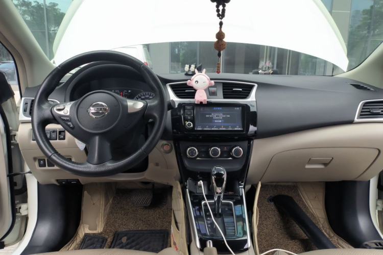 Used Nissan Sylphy 2018 1.6XV CVT Deluxe Edition Center Console