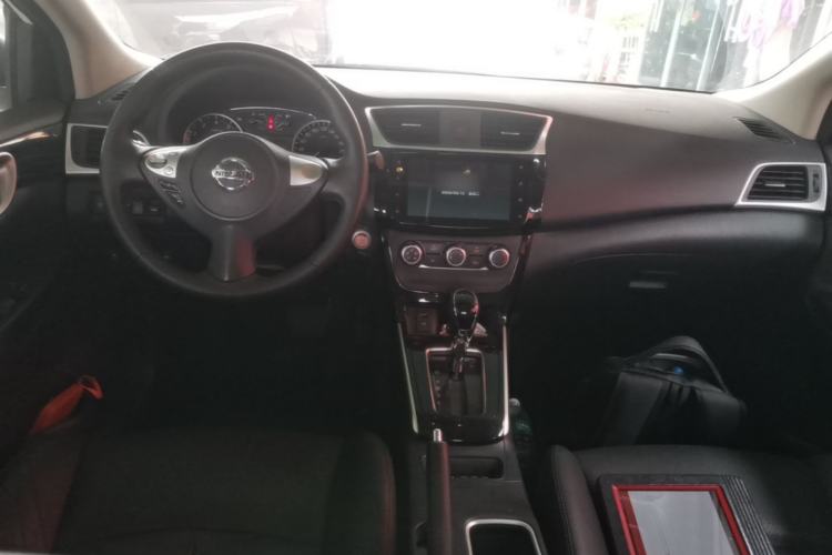 Used Nissan Sylphy 2018 1.6XV CVT Deluxe Edition Center Console
