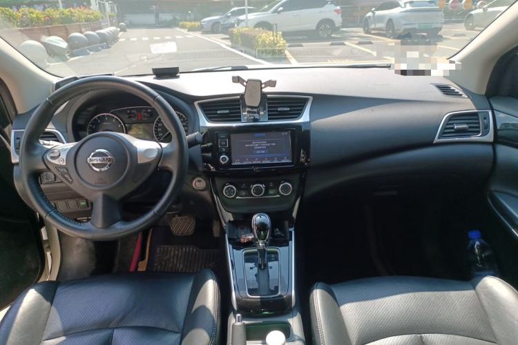 Used Nissan Sylphy 2018 1.6XV CVT Deluxe Edition Center Console