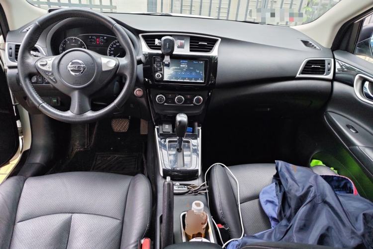 Used Nissan Sylphy 2018 1.6XV CVT Deluxe Edition Center Console