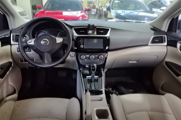 Used Nissan Sylphy 2018 1.6XV CVT Deluxe Edition Center Console