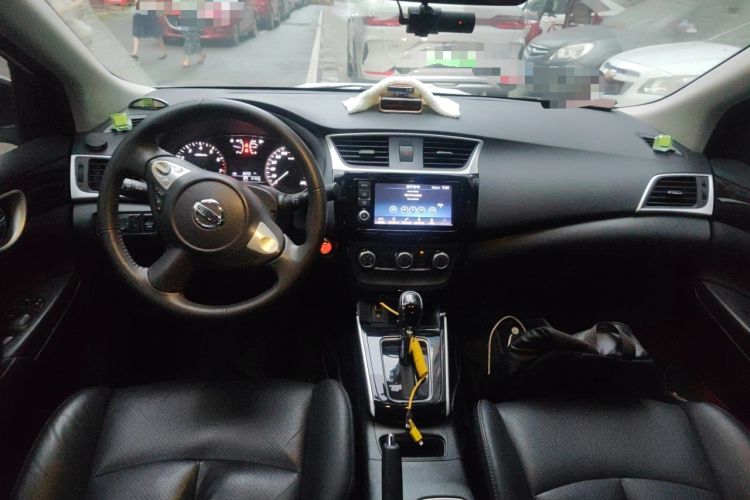 Used Nissan Sylphy 2018 1.6XV CVT Deluxe Edition Center Console