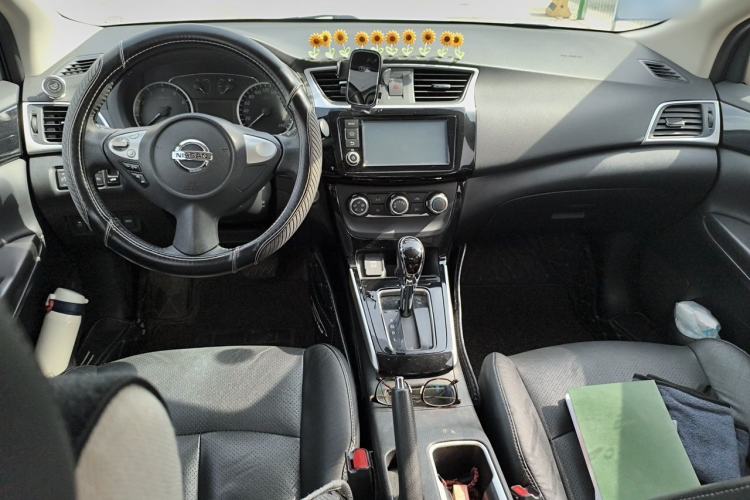 Used Nissan Sylphy 2018 1.6XV CVT Deluxe Edition Center Console