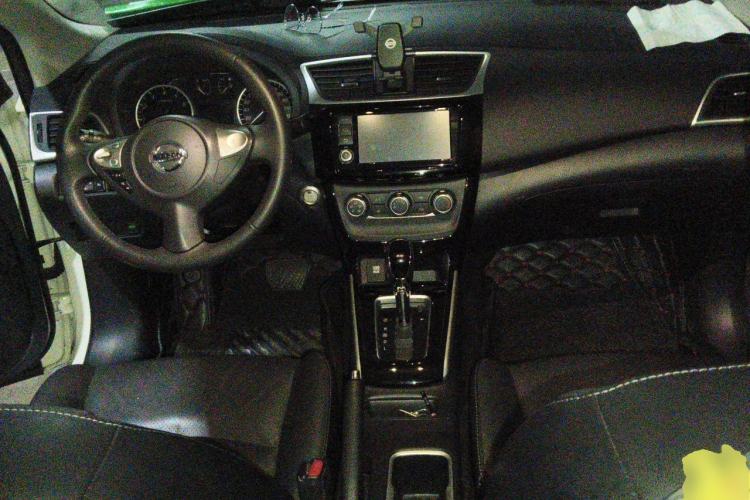 Used Nissan Sylphy 2018 1.6XV CVT Deluxe Edition Center Console
