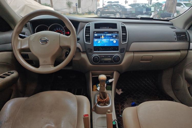 Used Nissan Sylphy 2018 Classic 1.6XE+ Manual Leading Edition Center Console