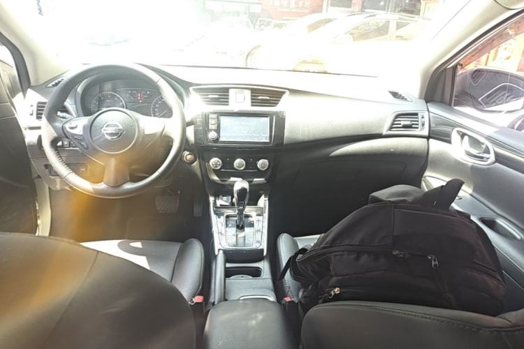 Used Nissan Sylphy 2018 1.6XV CVT Deluxe Edition Center Console