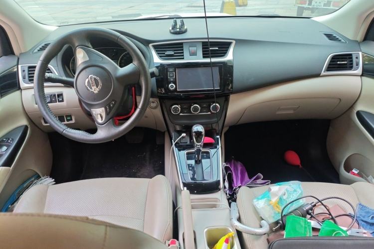 Used Nissan Sylphy 2018 1.6XV CVT Deluxe Edition Center Console
