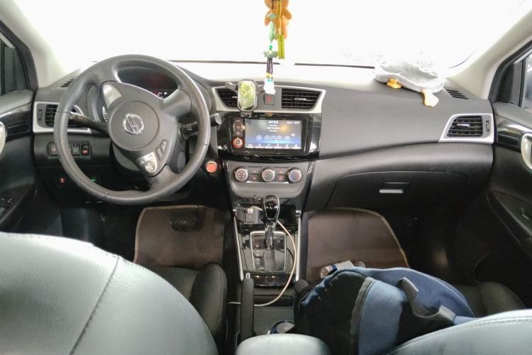 Used Nissan Sylphy 2018 1.6XV CVT Deluxe Edition Center Console