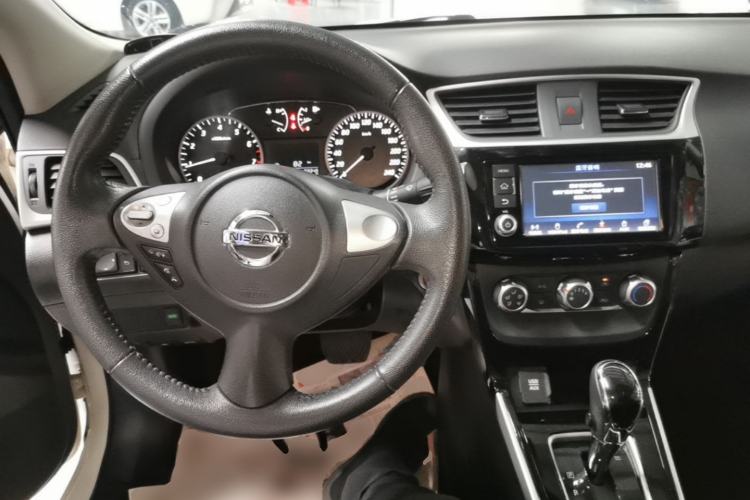 Used Nissan Sylphy 2018 1.6XV CVT Deluxe Edition Center Console