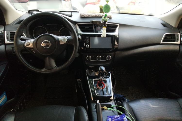 Used Nissan Sylphy 2018 1.6XV CVT Deluxe Edition Center Console