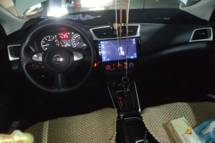 Used Nissan Sylphy 2018 1.6XV CVT Deluxe Edition Center Console