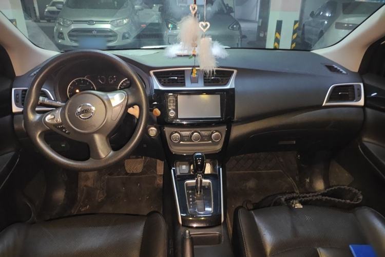 Used Nissan Sylphy 2018 1.6XV CVT Deluxe Edition Center Console