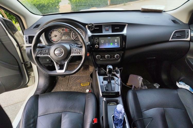 Used Nissan Sylphy 2018 1.6XV CVT Deluxe Edition Center Console
