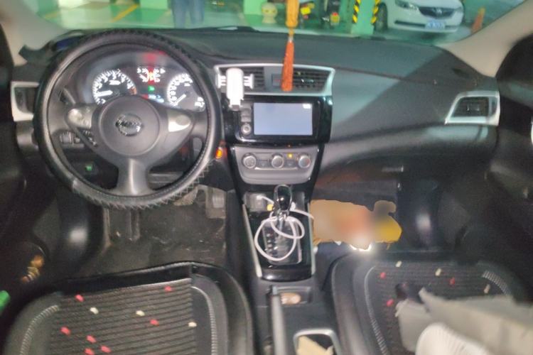 Used Nissan Sylphy 2018 1.6XV CVT Deluxe Edition Center Console