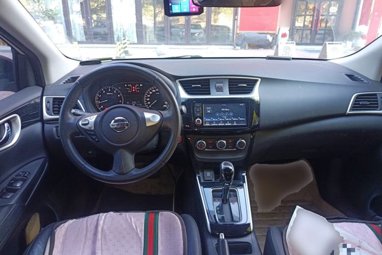 Used Nissan Sylphy 2018 1.6XV CVT Deluxe Edition Center Console