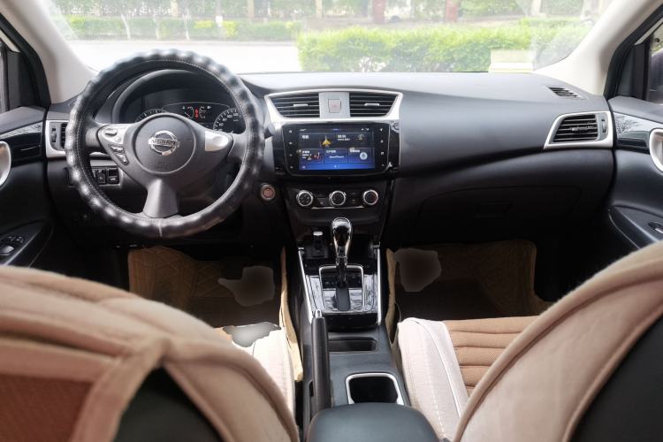 Used Nissan Sylphy 2018 1.6XV CVT Deluxe Edition Center Console