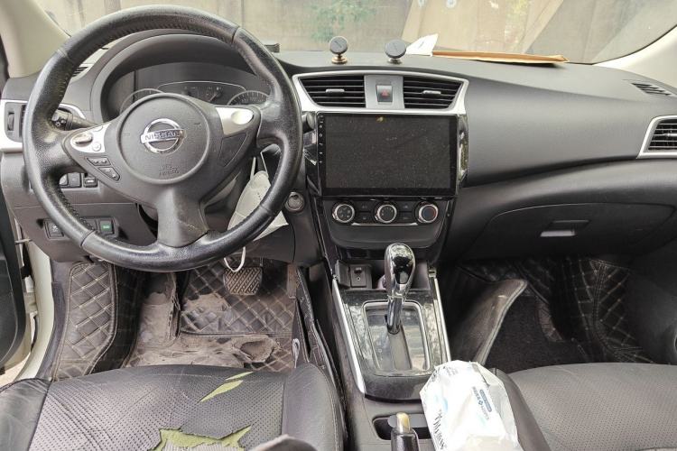 Used Nissan Sylphy 2018 1.6XV CVT Deluxe Edition Center Console