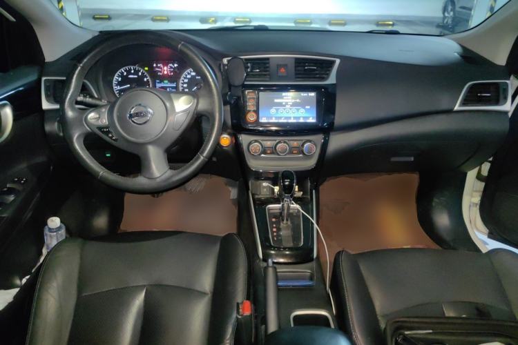 Used Nissan Sylphy 2018 1.6XV CVT Deluxe Edition Center Console