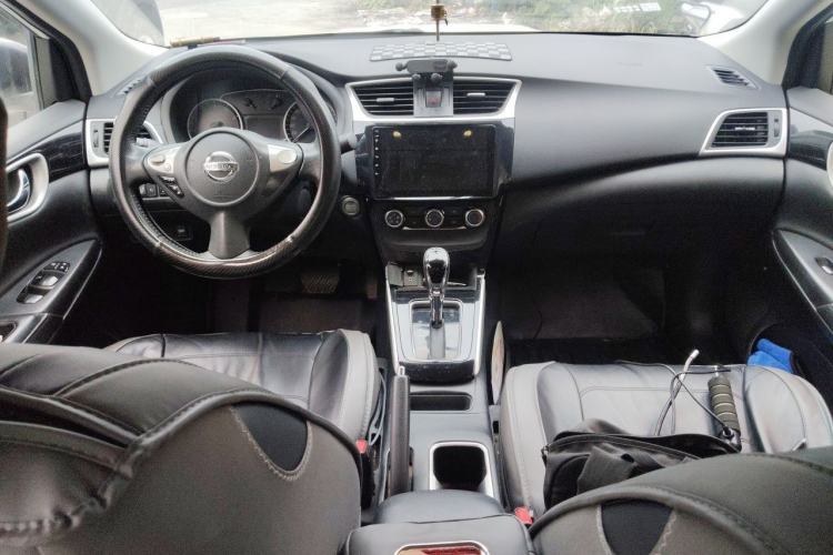 Used Nissan Sylphy 2018 1.6XV CVT Deluxe Edition Center Console
