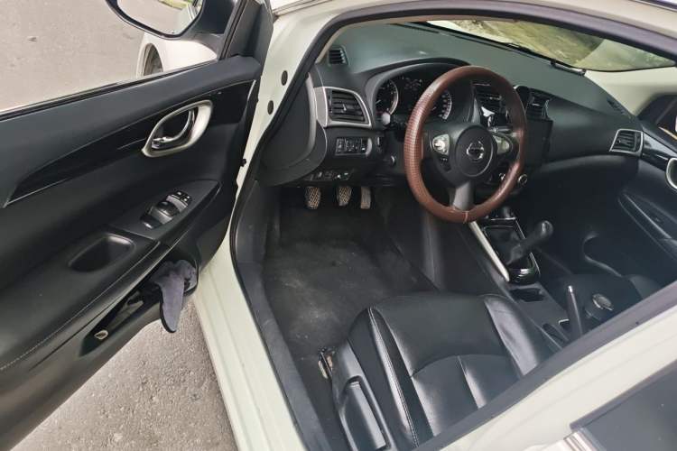 Used Nissan Sylphy 2018 1.6XL Manual Luxury Edition Driver Seat
