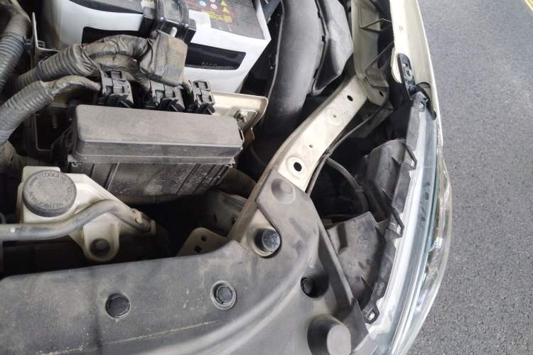 Used Nissan Sylphy 2018 1.6XV CVT Deluxe Edition Engine Bay Left