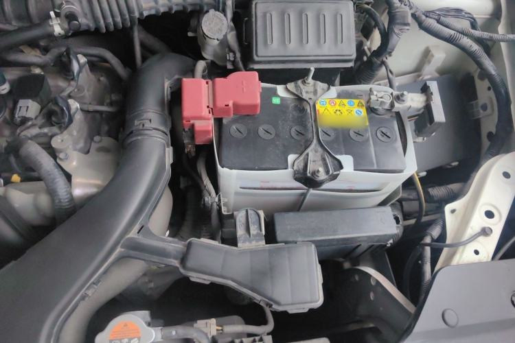 Used Nissan Sylphy 2018 Classic 1.6XE Manual Comfort Edition Engine Bay Left