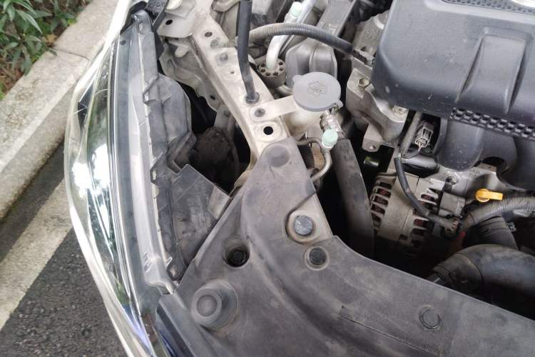 Used Nissan Sylphy 2018 1.6XV CVT Deluxe Edition Engine Bay Right