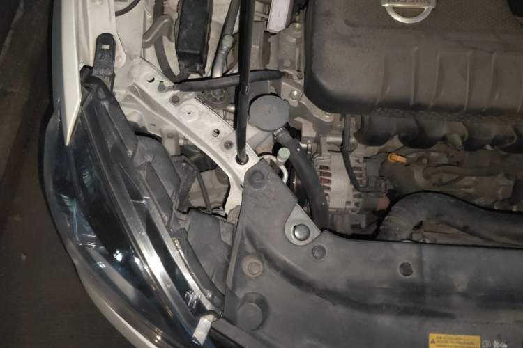 Used Nissan Sylphy 2018 1.6XV CVT Deluxe Edition Engine Bay Right