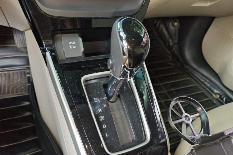 Used Nissan Sylphy 2018 1.6XV CVT Deluxe Edition Gear Lever