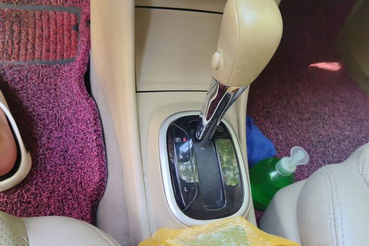 Used Nissan Sylphy 2018 Classic 1.6XE CVT Comfort Edition Gear Lever