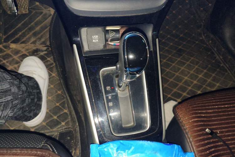 Used Nissan Sylphy 2018 Classic 1.6XE+ CVT Luxury Edition Gear Lever