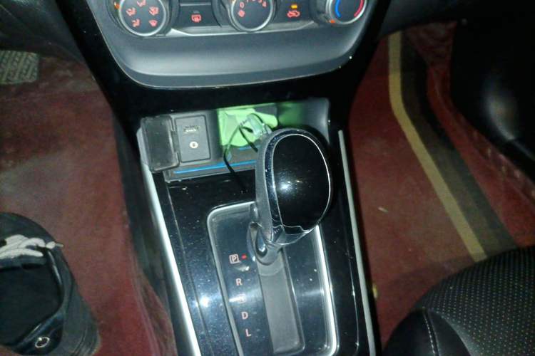 Used Nissan Sylphy 2018 1.6XV CVT Deluxe Edition Gear Lever