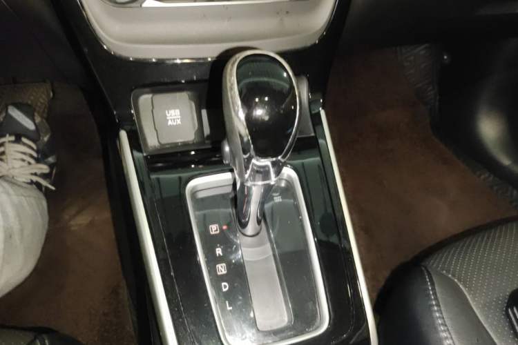 Used Nissan Sylphy 2018 1.6XV CVT Deluxe Edition Gear Lever