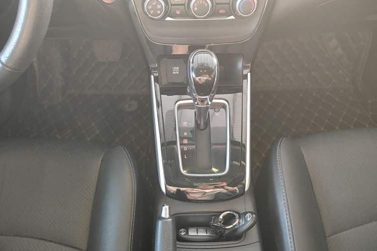 Used Nissan Sylphy 2018 1.6XV CVT Deluxe Edition Gear Lever