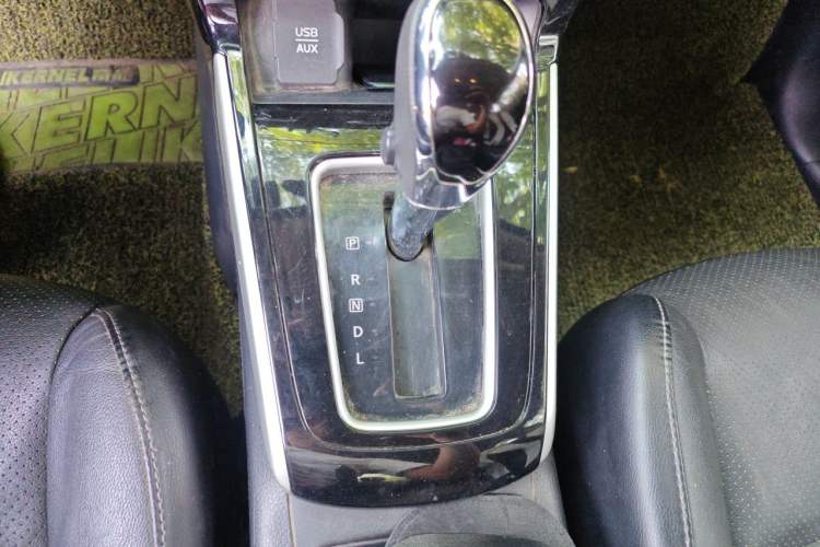 Used Nissan Sylphy 2018 1.6XV CVT Deluxe Edition Gear Lever