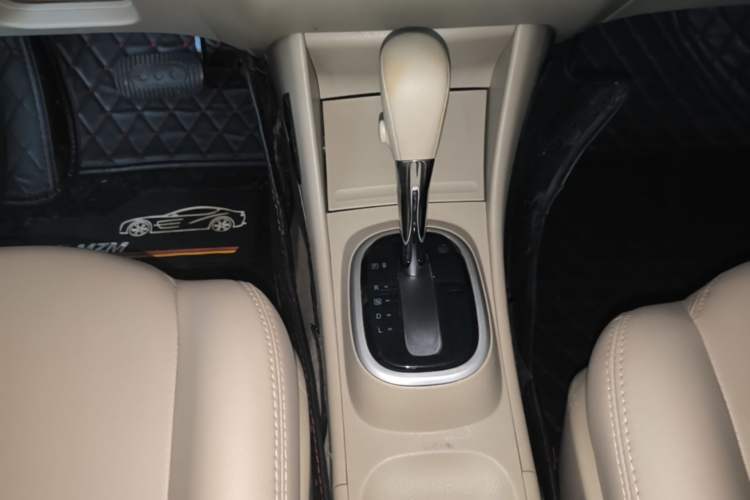 Used Nissan Sylphy 2018 Classic 1.6XE+ CVT Leading Edition Gear Lever