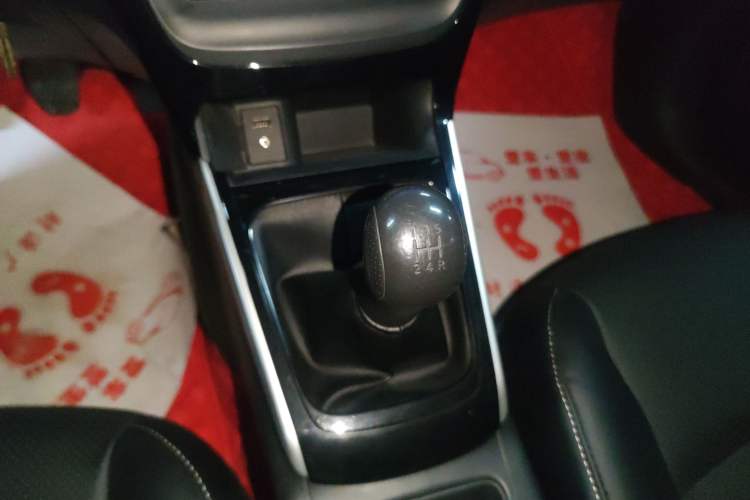 Used Nissan Sylphy 2018 1.6XL Manual Luxury Edition Gear Lever
