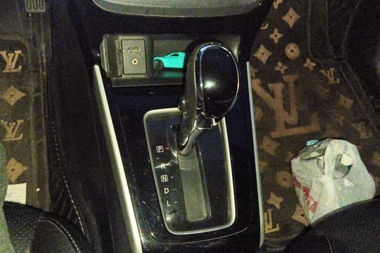 Used Nissan Sylphy 2018 1.6XV CVT Deluxe Edition Gear Lever