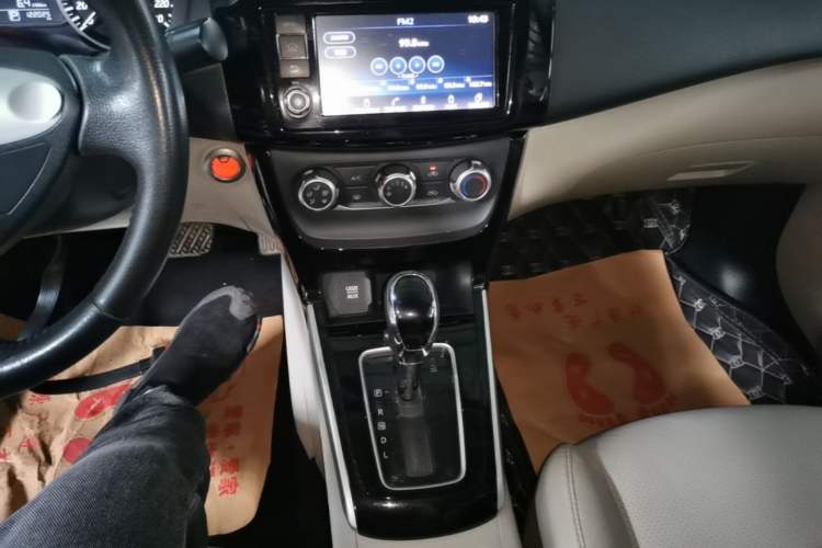 Used Nissan Sylphy 2018 1.6XV CVT Deluxe Edition Gear Lever