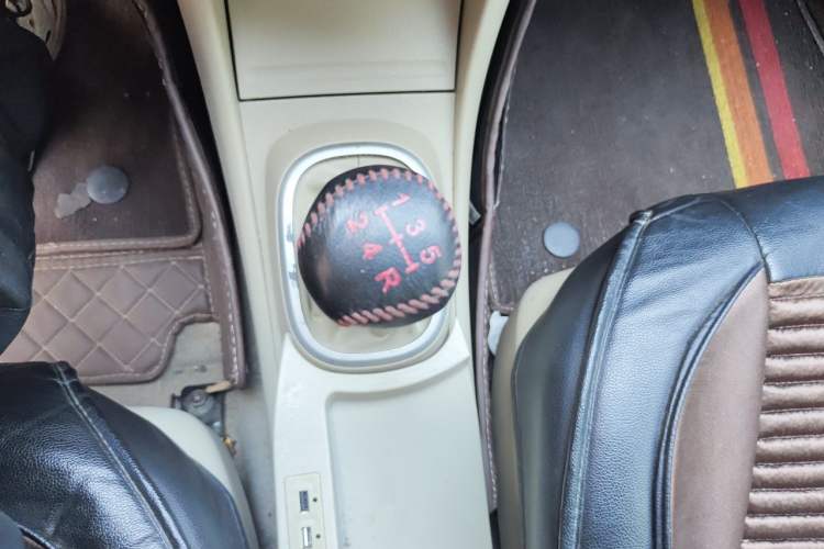 Used Nissan Sylphy 2018 Classic 1.6XE Manual Comfort Edition Gear Lever