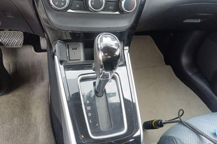 Used Nissan Sylphy 2018 1.6XV CVT Deluxe Edition Gear Lever