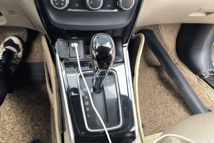 Used Nissan Sylphy 2018 1.6XV CVT Deluxe Edition Gear Lever