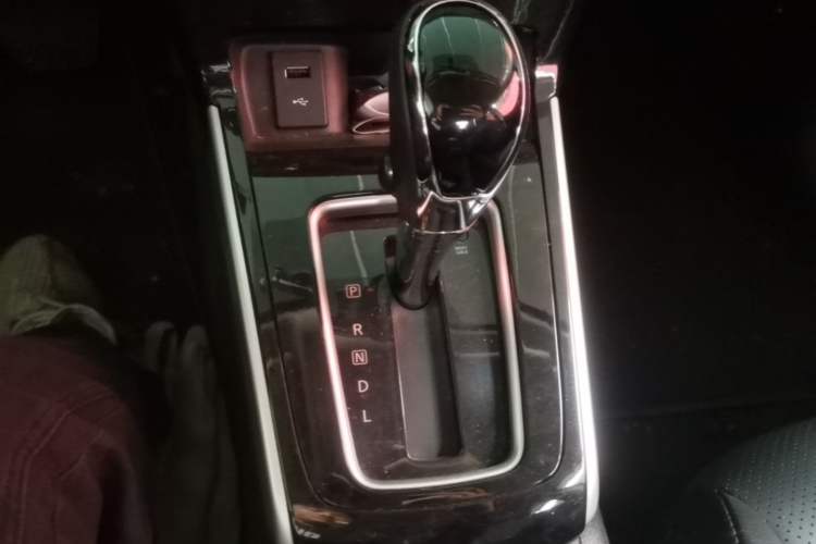 Used Nissan Sylphy 2018 1.6XV CVT Deluxe Edition Gear Lever