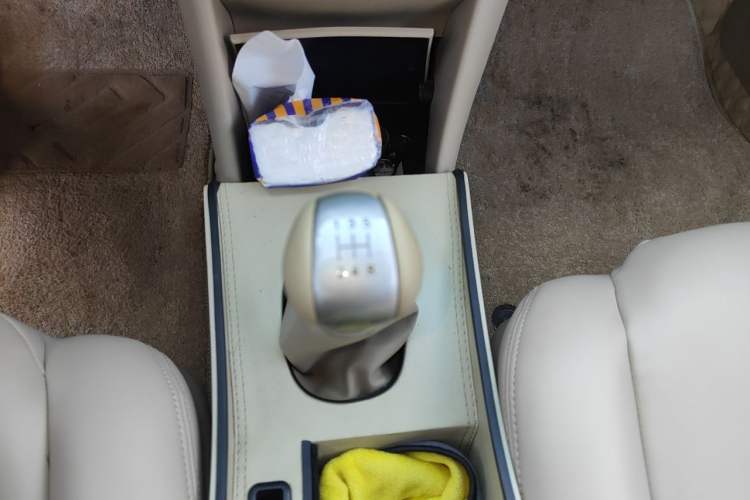 Used Nissan Sylphy 2018 Classic 1.6XE Manual Comfort Edition Gear Lever