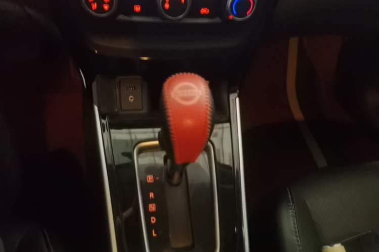 Used Nissan Sylphy 2018 1.6XV CVT Deluxe Edition Gear Lever