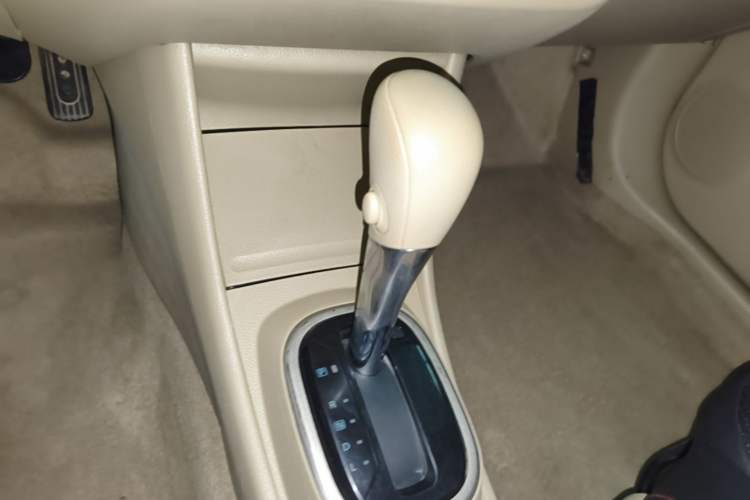 Used Nissan Sylphy 2018 Classic 1.6XE+ CVT Leading Edition Gear Lever