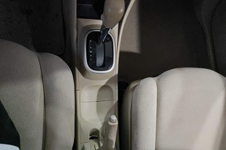 Used Nissan Sylphy 2018 Classic 1.6XE CVT Comfort Edition Gear Lever