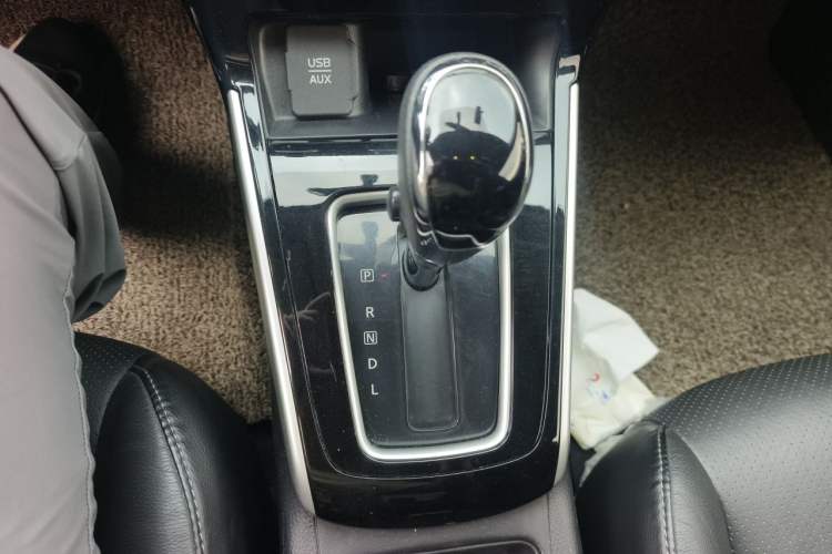Used Nissan Sylphy 2018 1.6XV CVT Deluxe Edition Gear Lever