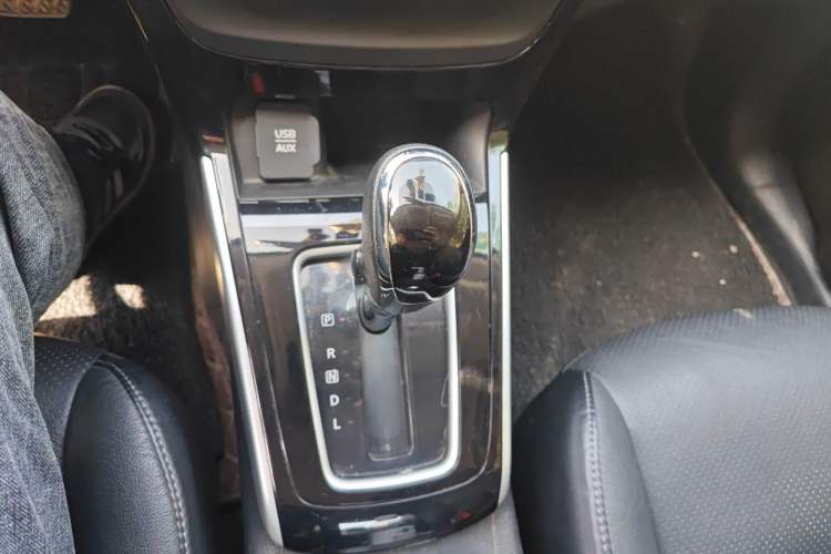 Used Nissan Sylphy 2018 1.6XV CVT Deluxe Edition Gear Lever