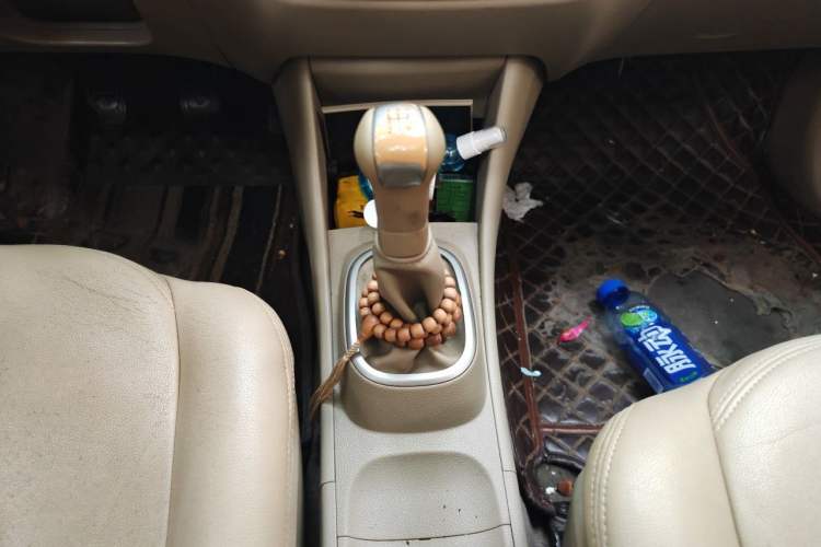 Used Nissan Sylphy 2018 Classic 1.6XE+ Manual Leading Edition Gear Lever